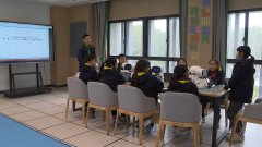 <b>历今天发生了哪些工作？”大师通过打招待、猜</b>